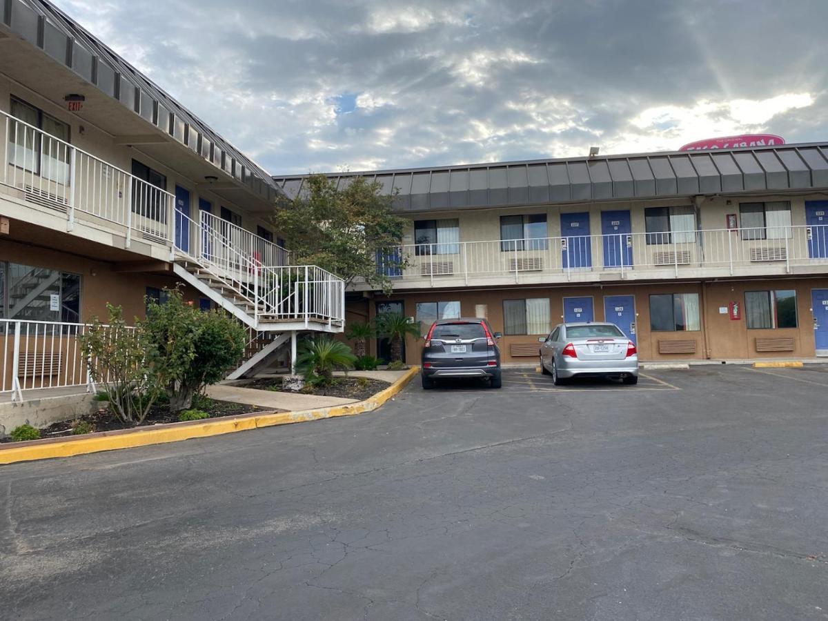 Travelodge By Wyndham San Antonio Lackland Afb North エクステリア 写真