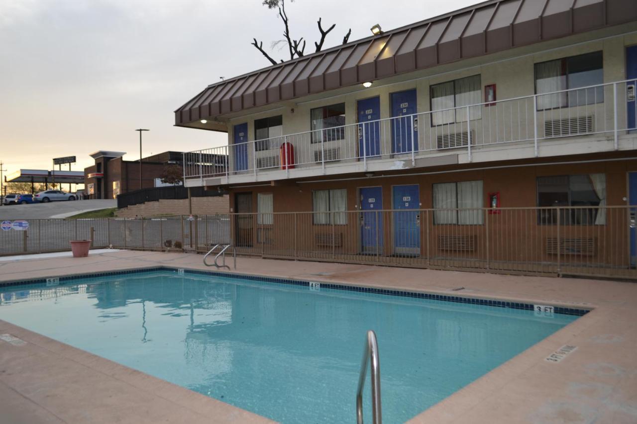 Travelodge By Wyndham San Antonio Lackland Afb North エクステリア 写真