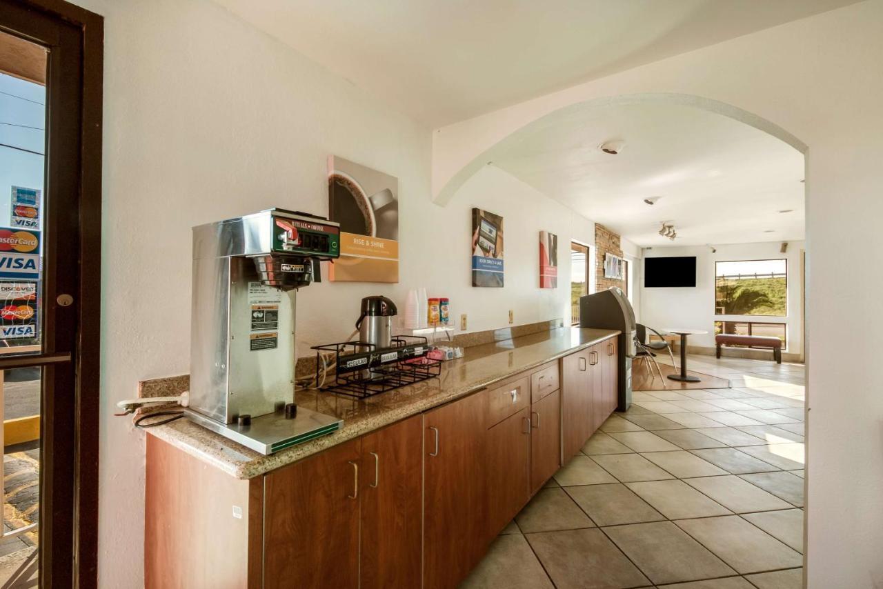Travelodge By Wyndham San Antonio Lackland Afb North エクステリア 写真